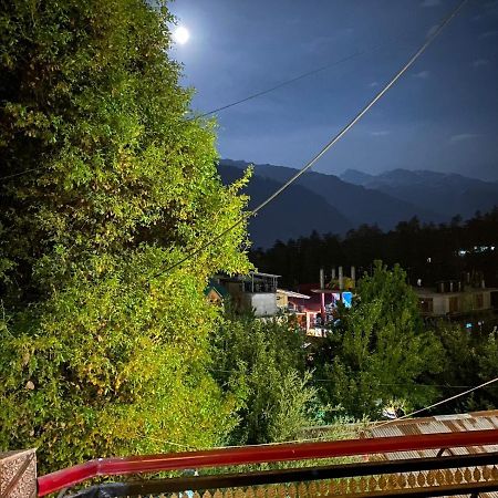 Attic Monkey Cafe & Rooms Manāli Εξωτερικό φωτογραφία