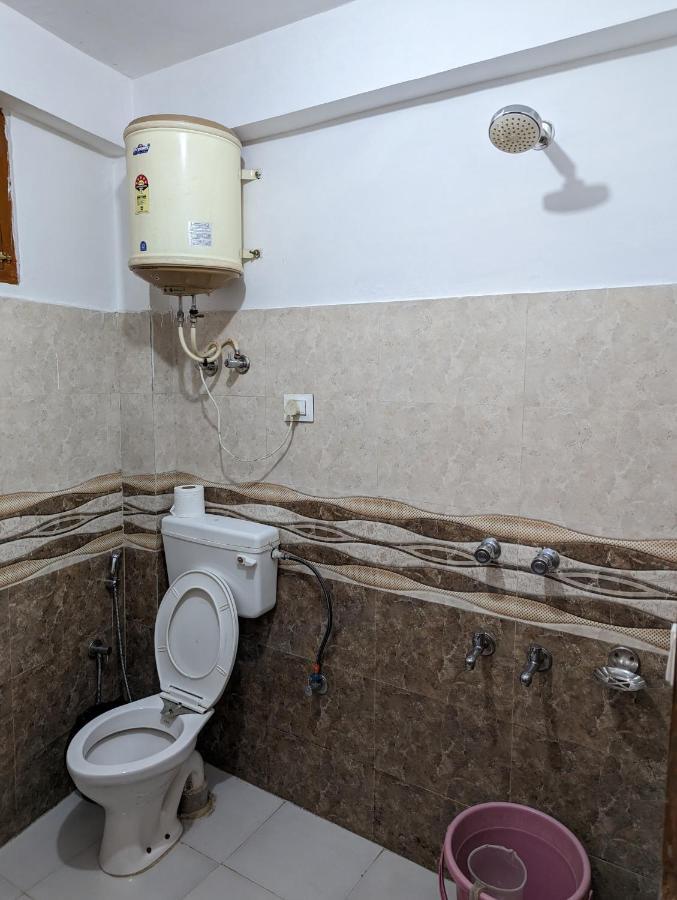 Attic Monkey Cafe & Rooms Manāli Εξωτερικό φωτογραφία