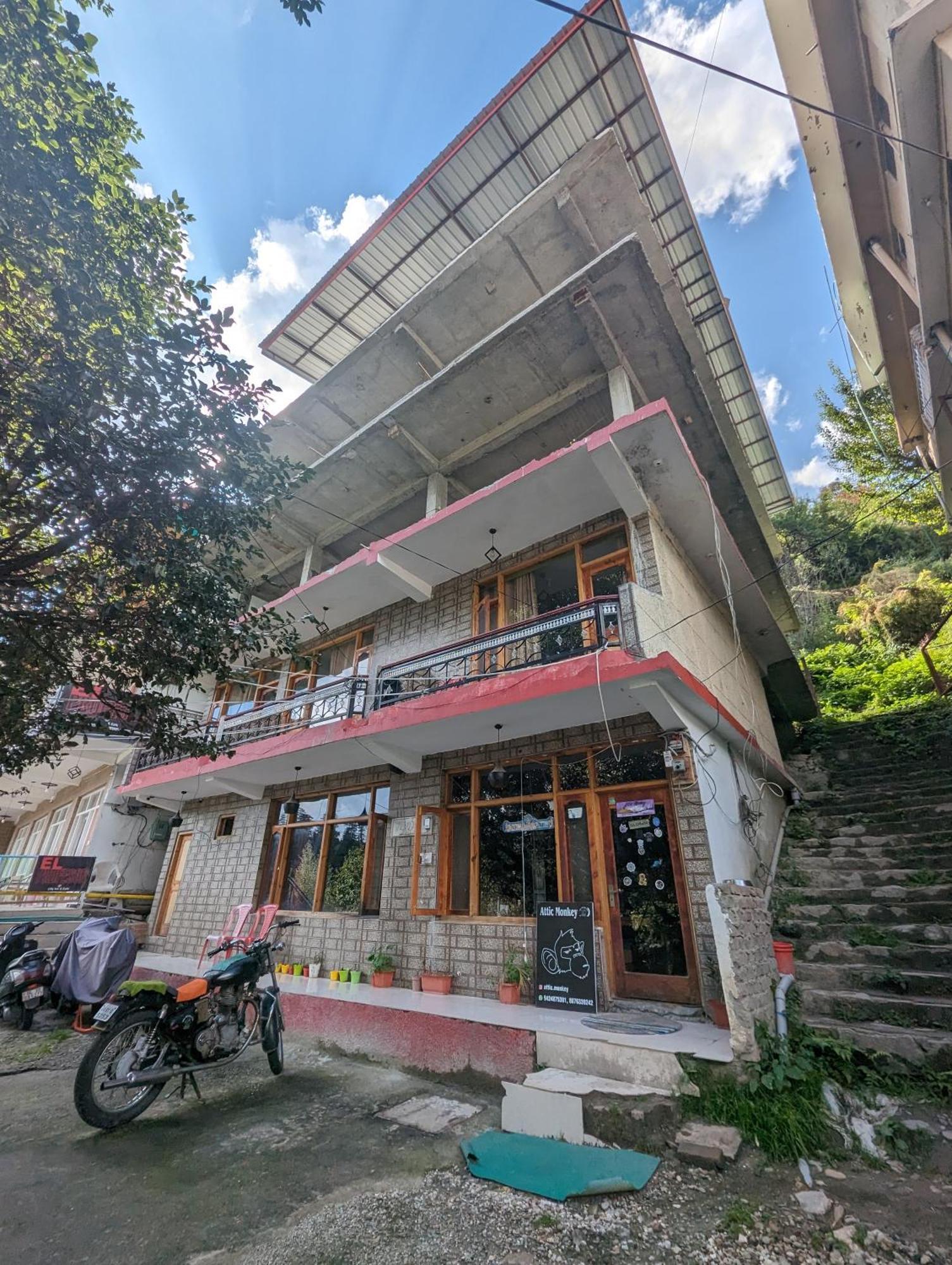 Attic Monkey Cafe & Rooms Manāli Εξωτερικό φωτογραφία